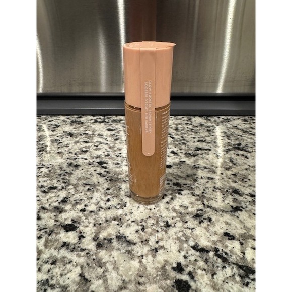 e.l.f. Halo Glow Liquid Filter Medium 4 Radiant‎ Finish Makeup Foundation - Picture 5 of 6